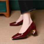Comfortable medium heel small leather shoes - Image 4