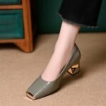 Comfortable medium heel small leather shoes - Image 3