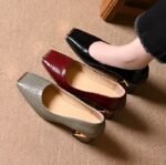 Comfortable medium heel small leather shoes - Image 5