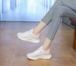 Breathable flying weave women's shoes - Image 2