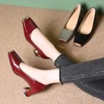 Comfortable medium heel small leather shoes
