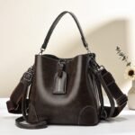 Versatile middle-aged bucket bags for women - Image 2