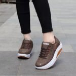 Sports and walking shoes for women - Image 4