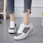 Soft-soled sports shoes for women - Image 4
