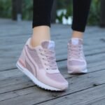 Women's Sneakers With Hidden Heel Lift