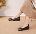 Fashionable closed-toe Roman sandals for women - Image 6