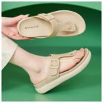 Rhinestone Flip-Flops Comfortable Thick-Soled Beach Slippers - Image 3